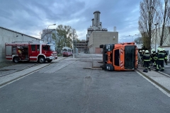 2023_04_12-UE2-LKW_Bergung4