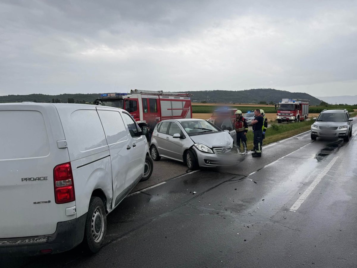 20260708-BE-TE_Vegetationsbrand_FZBergung02
